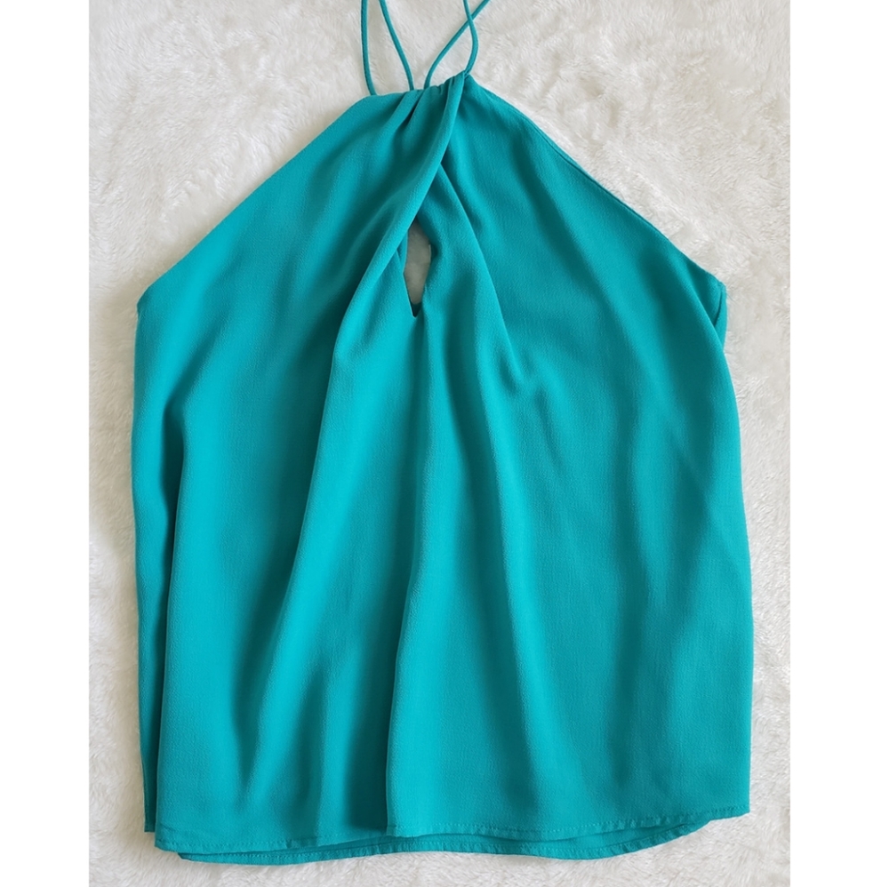 Twisted Keyhole Neckline Halter Top